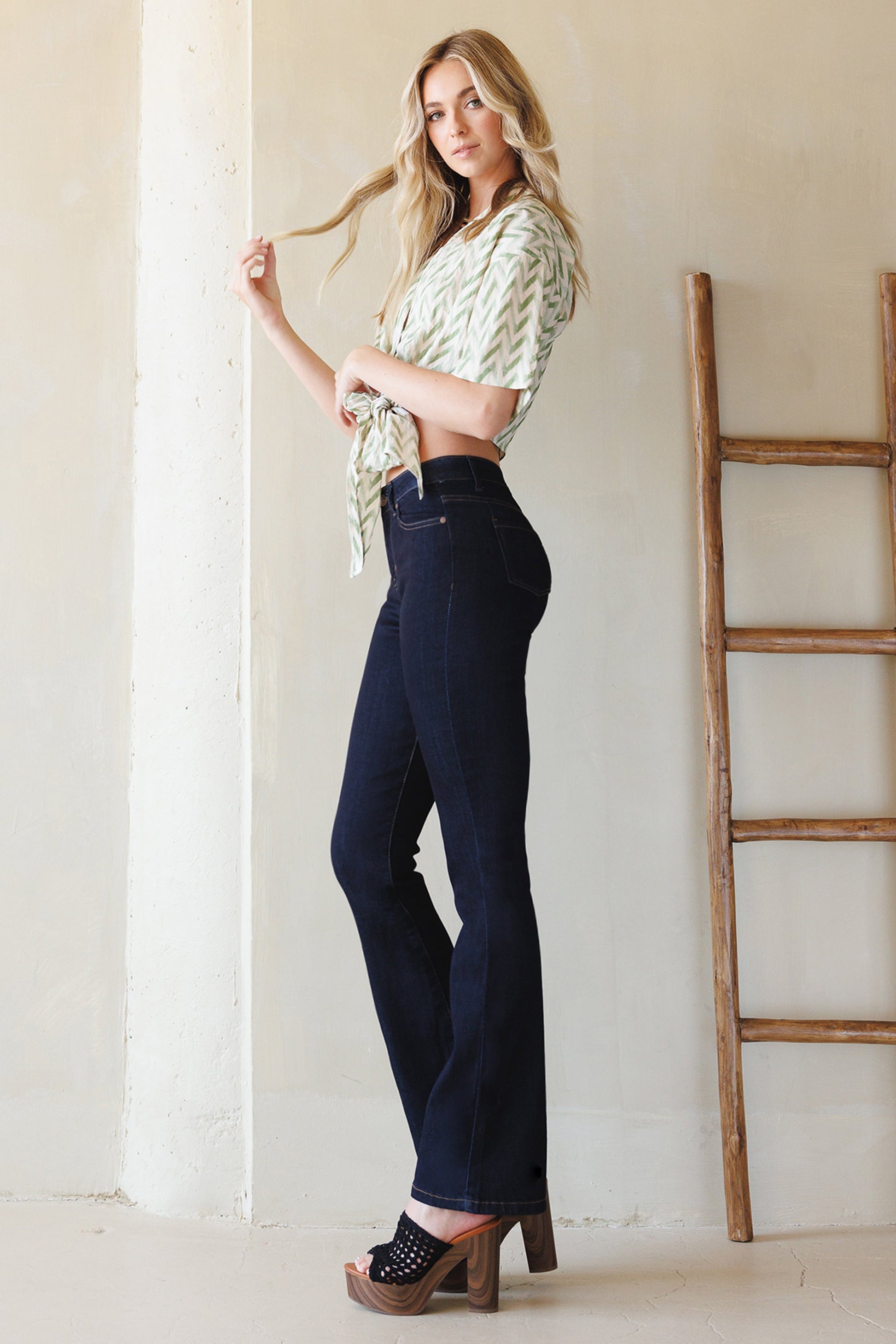 High Rise Classic Bootcut Jeans-3