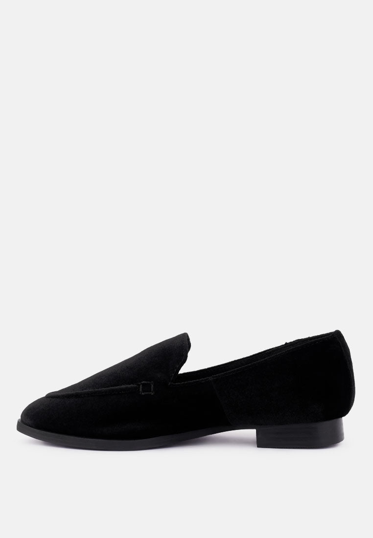 Luxe-Lap Velvet Handcrafted Loafers-2