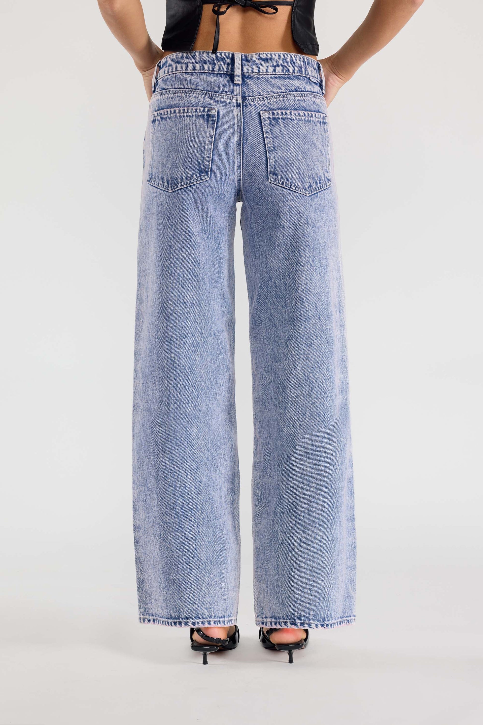 Mid Waist Relaxed Wide Leg Jeans-4