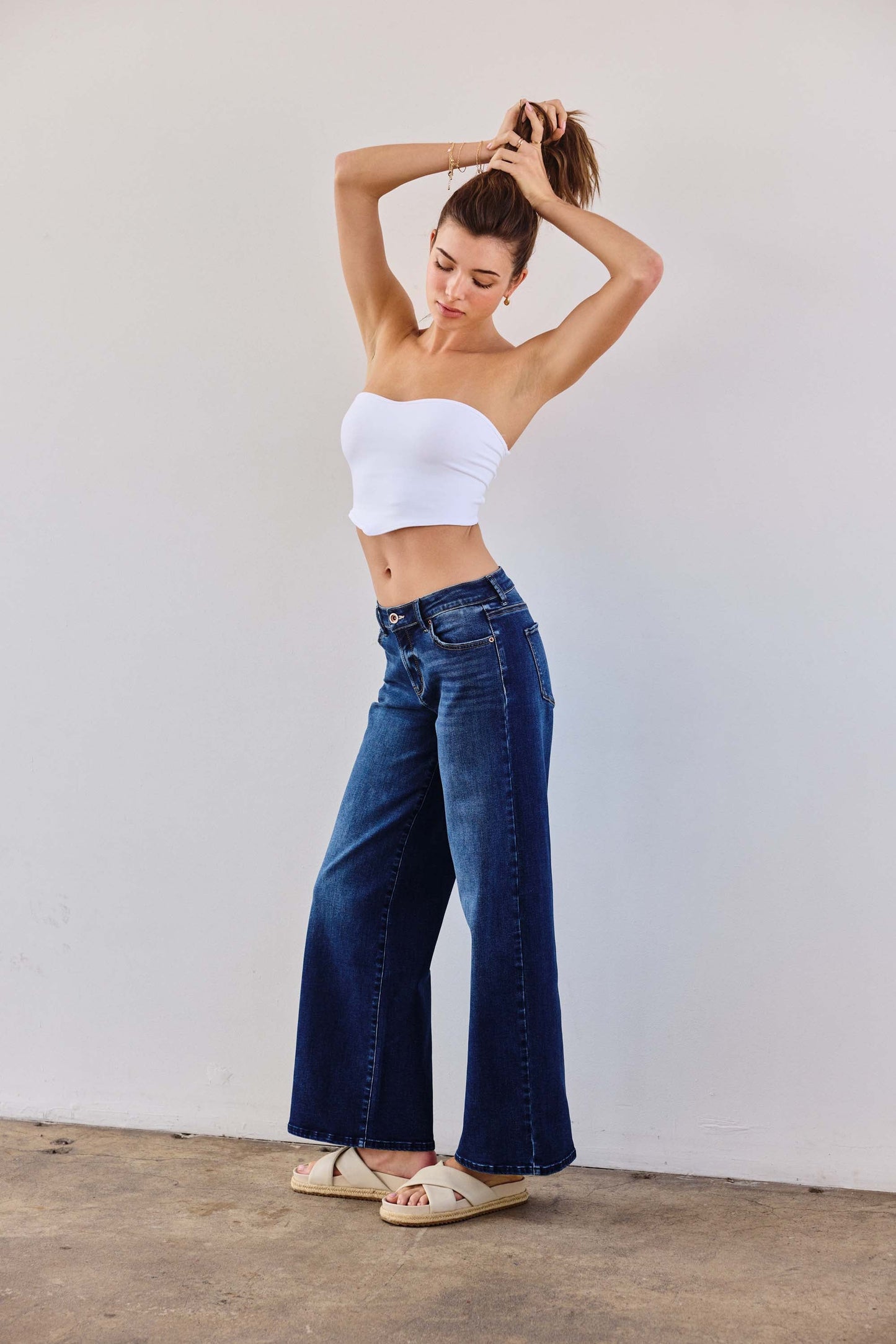 Low Waist Relaxed Wide Leg Jeans-1