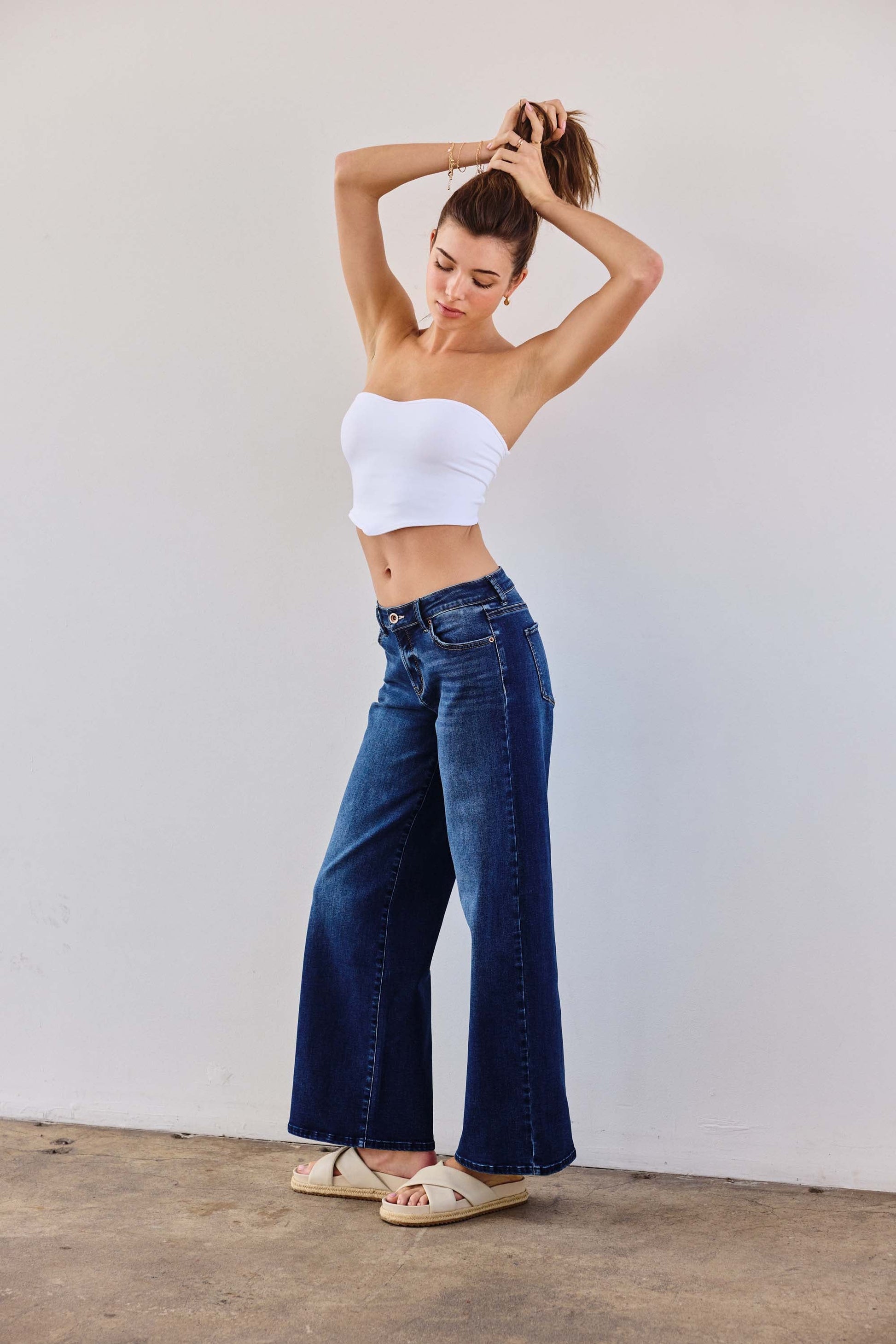 Low Waist Relaxed Wide Leg Jeans-1