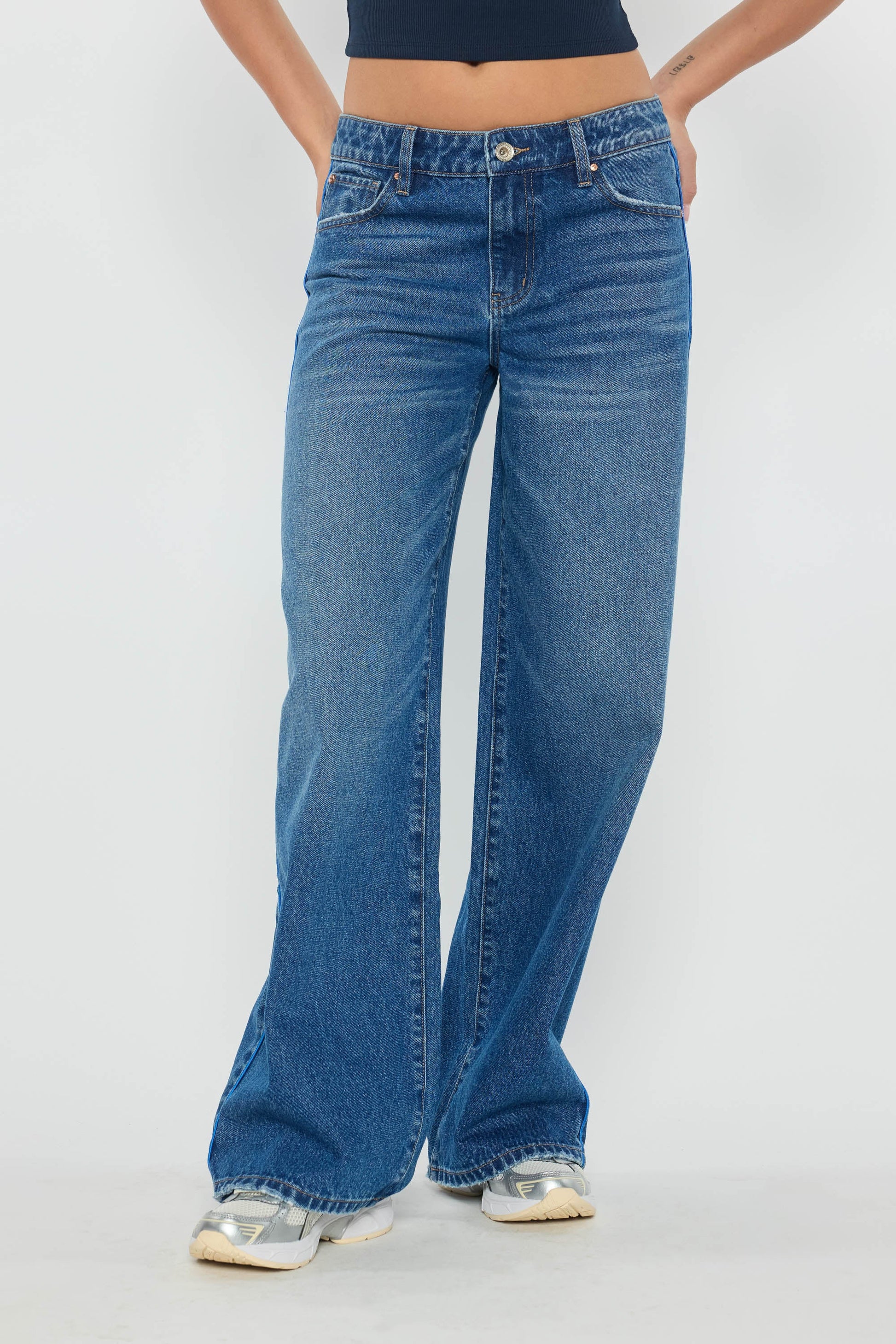 Low Waist Baggy Wide Leg Jeans with Side Piping Detail-4