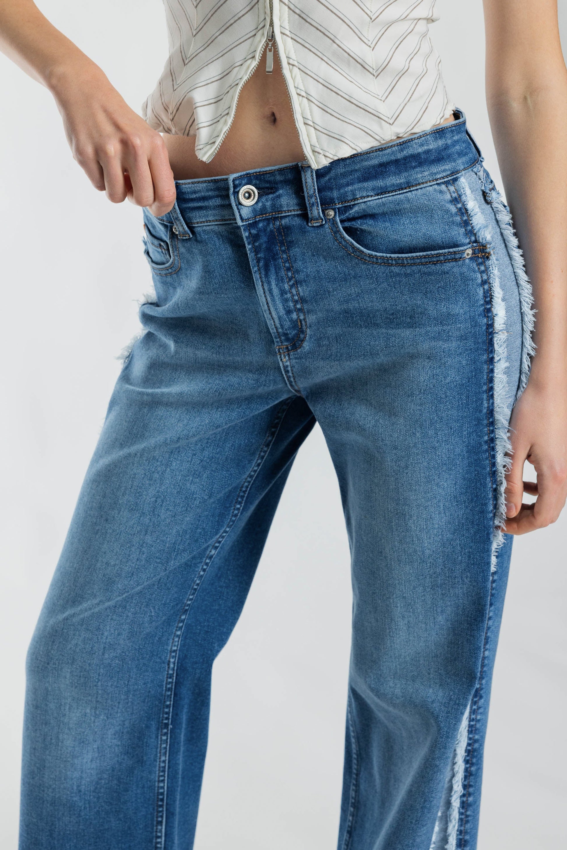 Mid Waist Relaxed Wide Leg Jeans with Side Contrast Detail-1