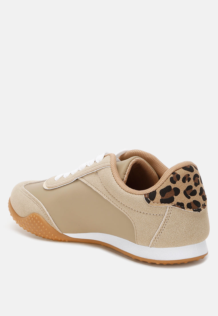 Zuccia Comfortable Lace-Up Sneakers-3