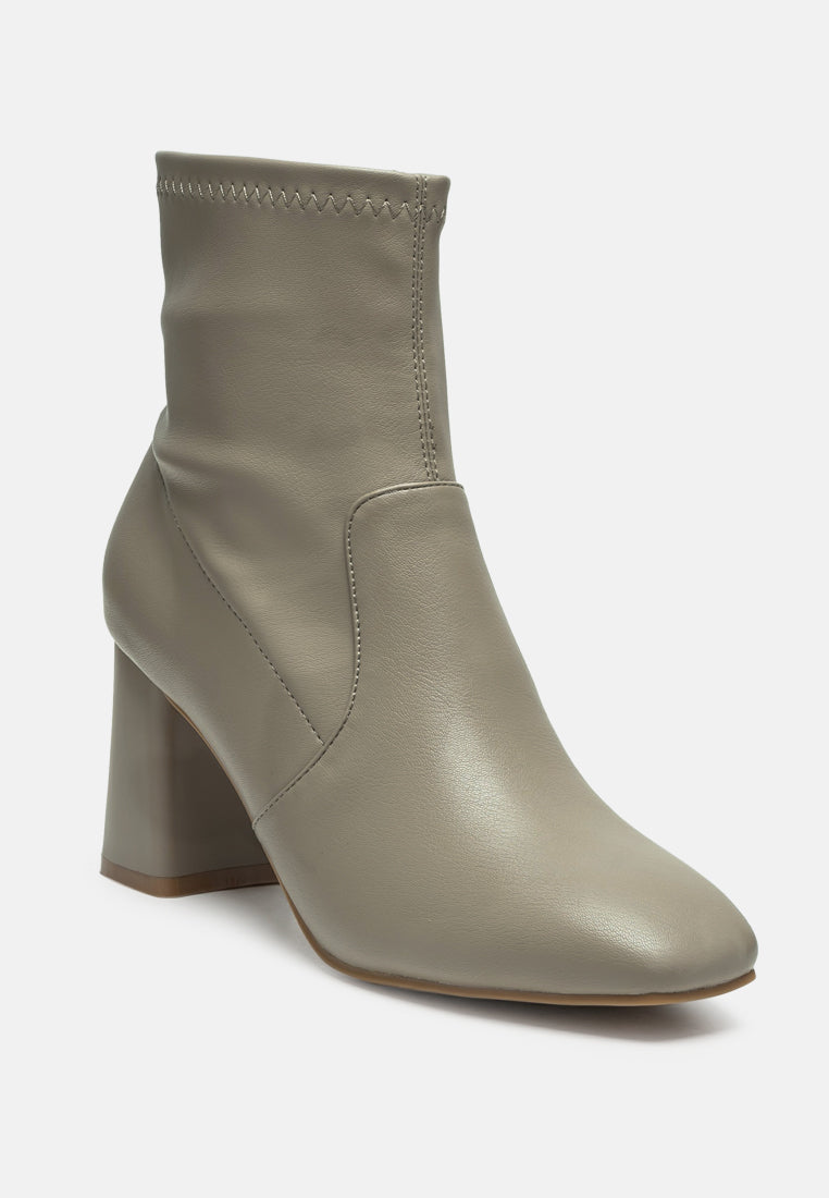 Daffofil Block Heeled Ankle Boots-2