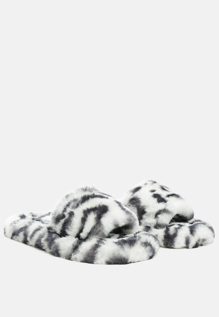 Snuggle-In Indoor Fur Flats-1
